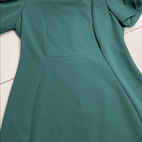 Green Calvin Klein Dress. Size 4 - Picture 4 of 6